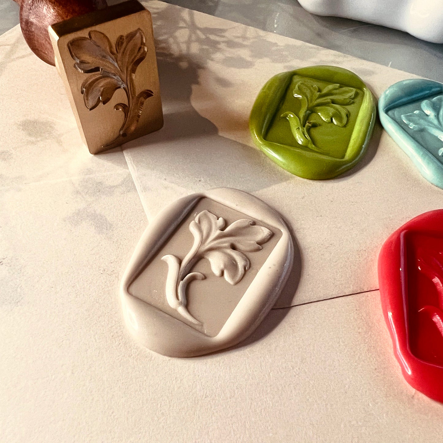 Vintage Leaf Wax Seal Stamp – Ornamental Botanical (16x23mm)
