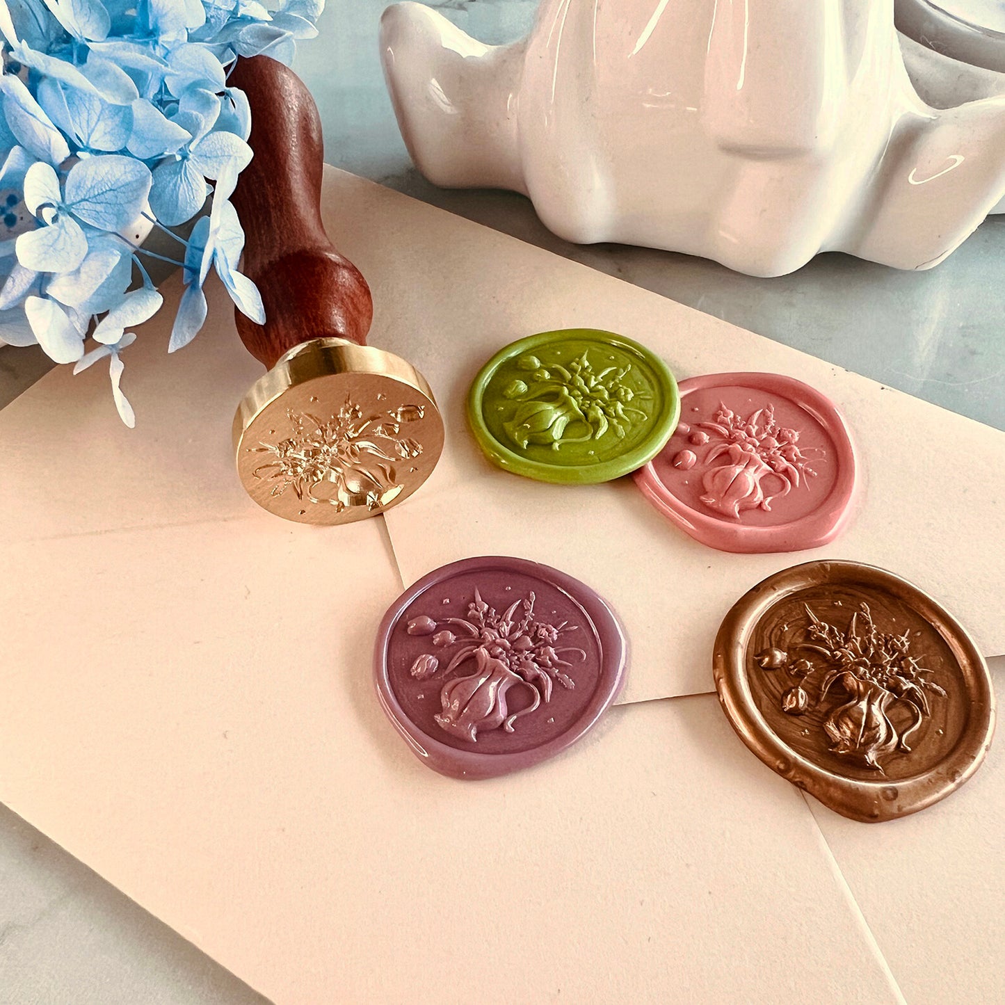 Vintage Floral Vase Wax Seal Stamp – 25mm Elegant 3D Botanical Wax Stamp