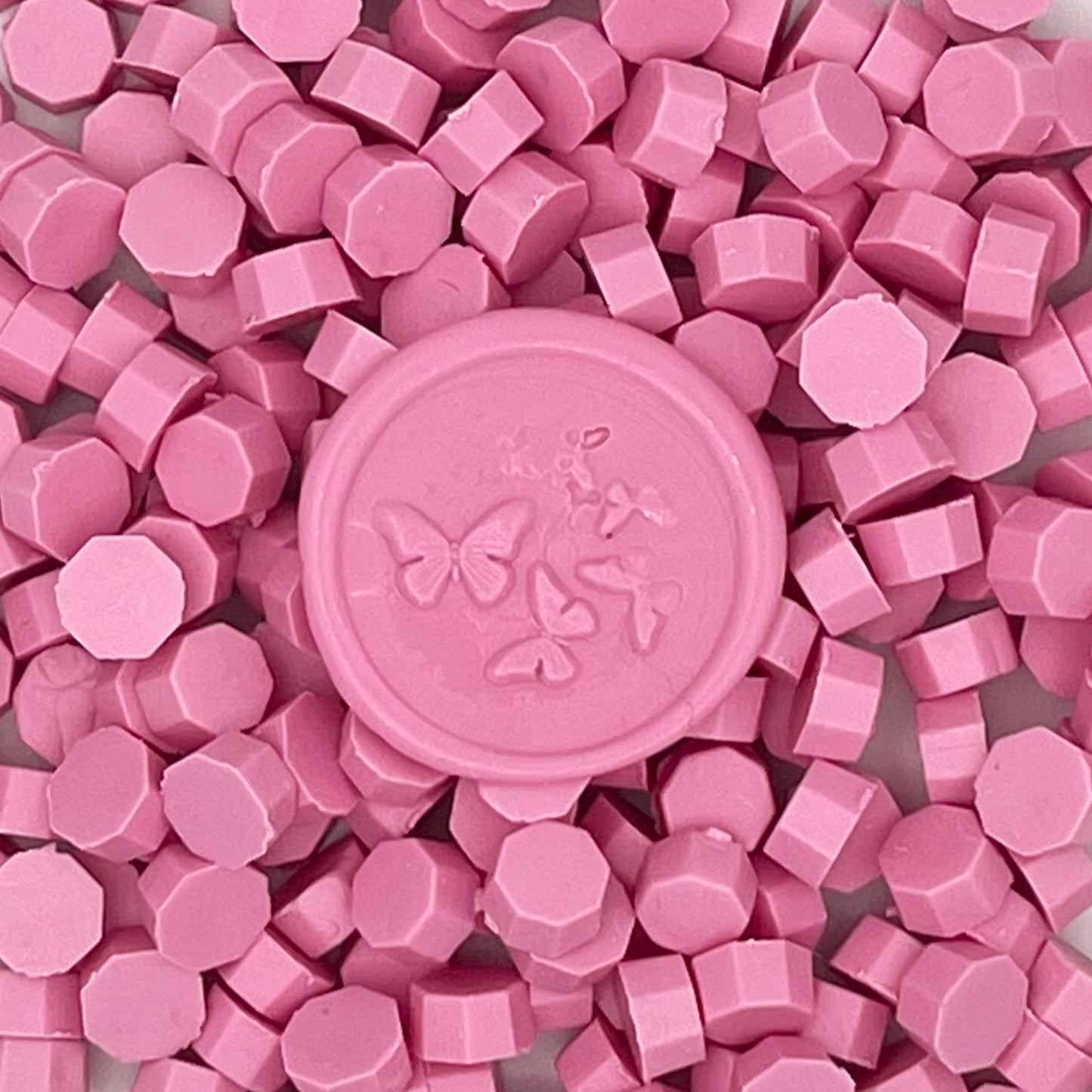 D03 Petal Kiss Wax Seal Beads – Pastel Pink