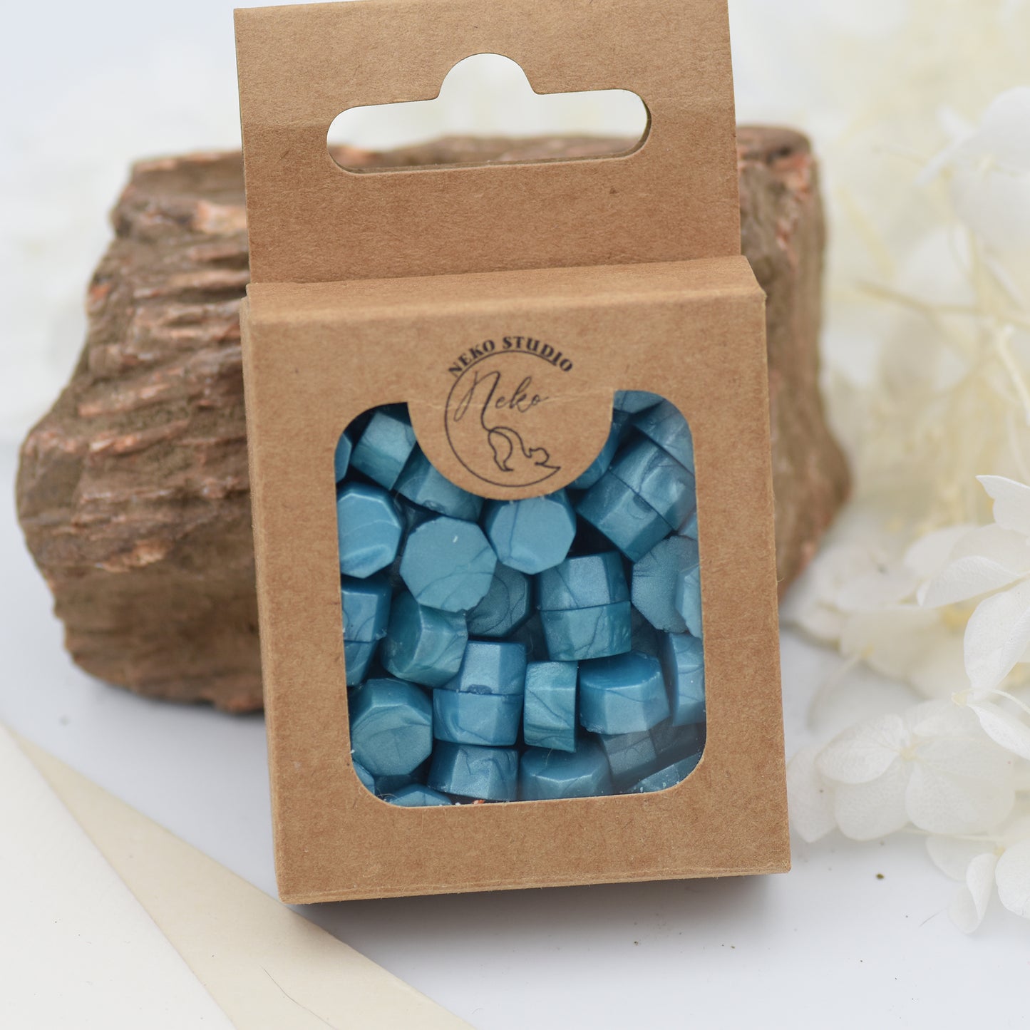 D27 – Aqua Sapphire Wax Seal Beads – Ocean Blue with Pearl Effect