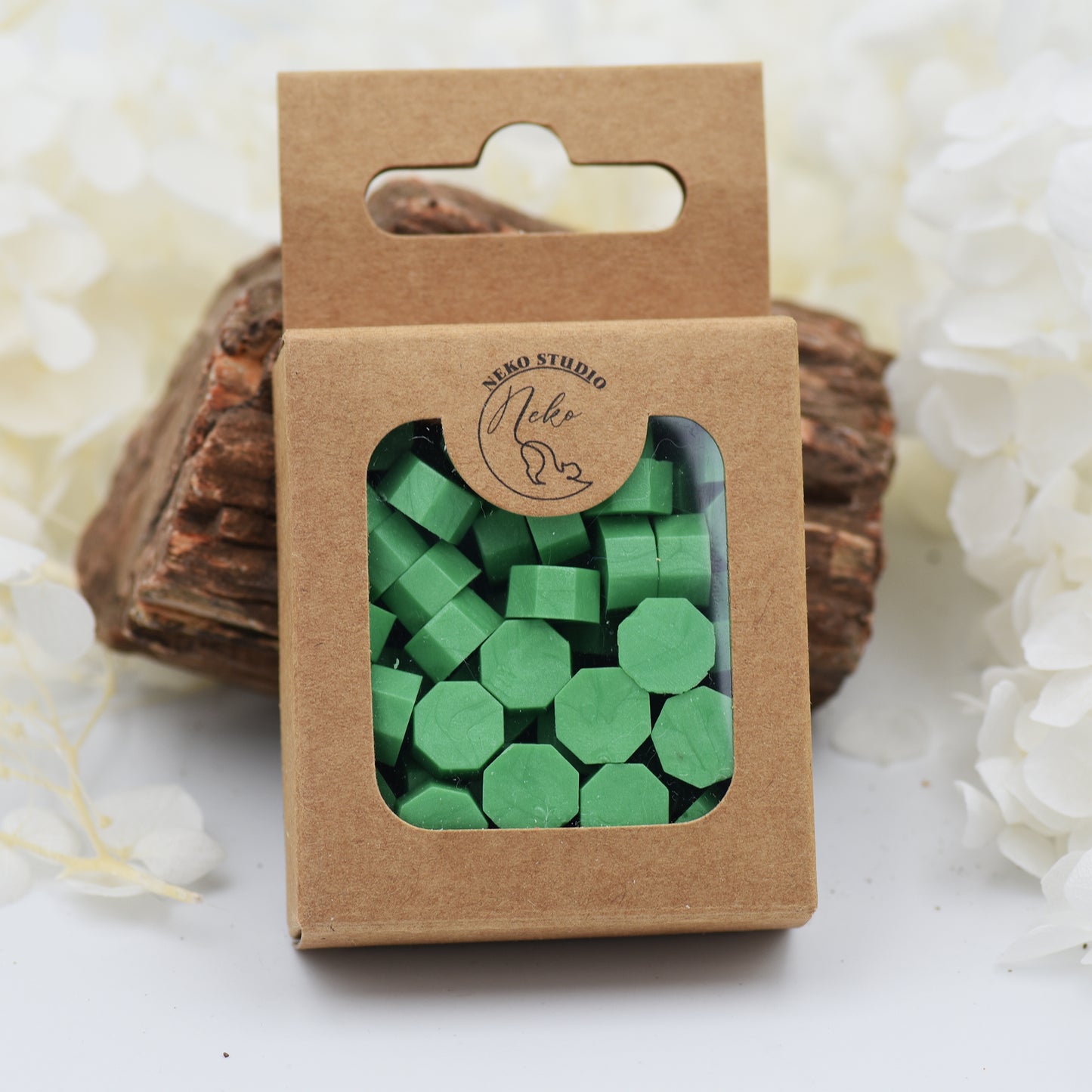 L74 Spring Meadow Wax Seal Beads – Fresh Botanical Green 30g.