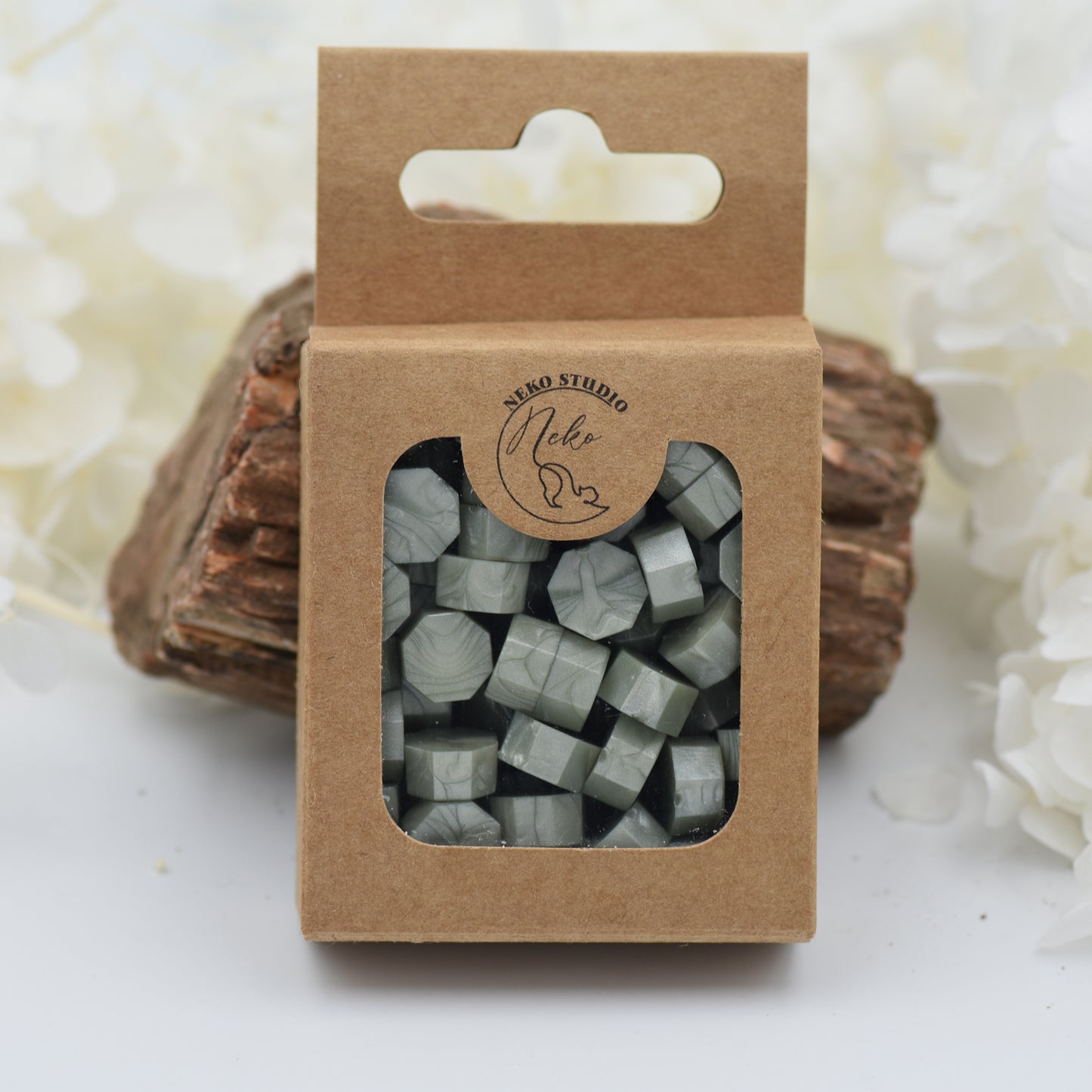 L85 – Pearl Sage Wax Seal Beads | Light Green Pearlescent 30g.