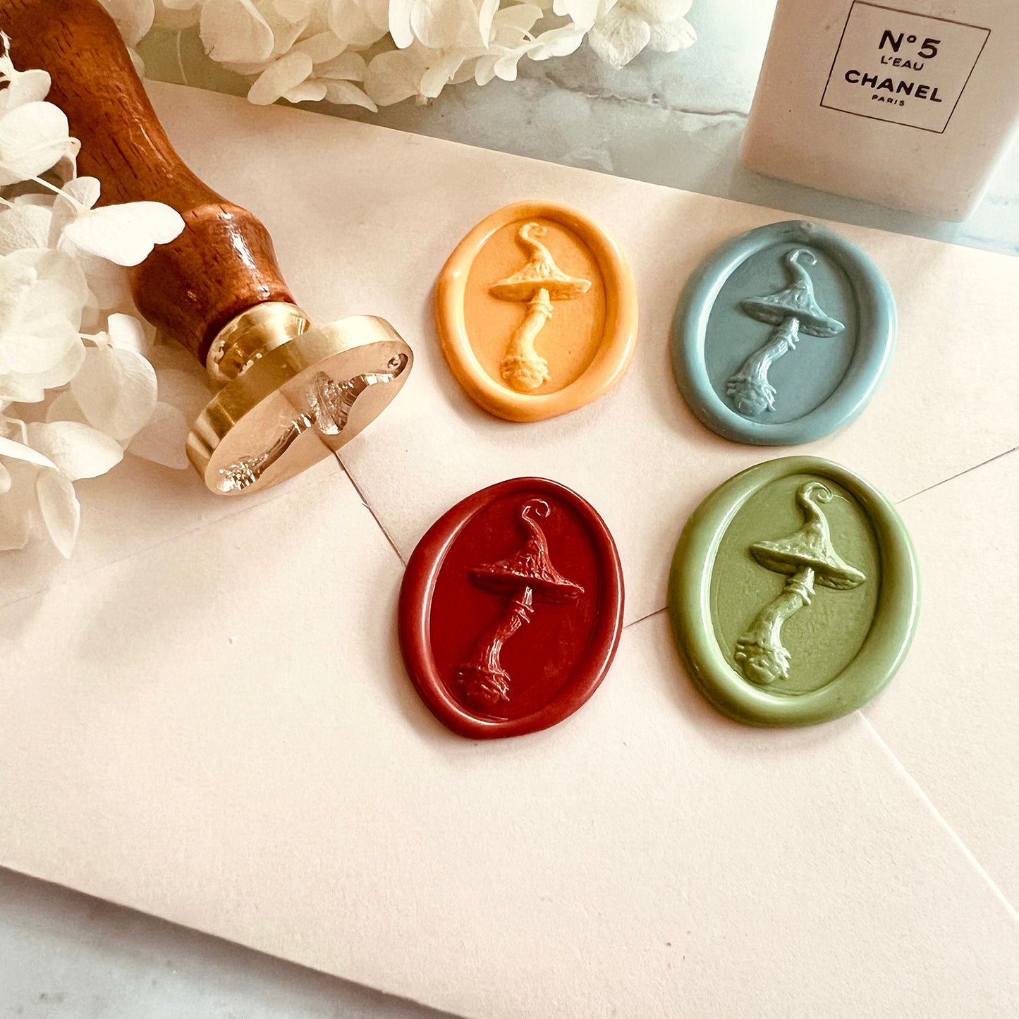 Curved Mushroom Wax Seal Stamp – Brass Oval 20×30mm