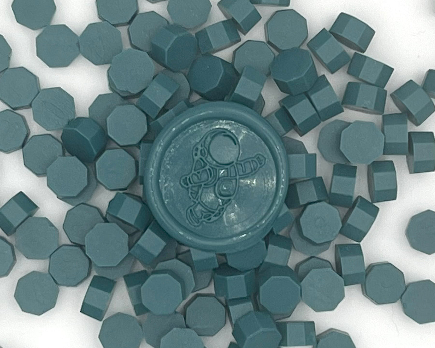 DL109-Cargo Green color wax seal beads