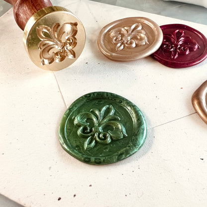 Fleur de Lis Wax Seal Stamp – Elegant Royal Symbol (25mm)