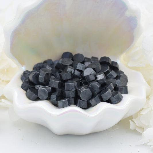 L115 – Pearl Onyx Wax Seal Beads | Shiny Deep Charcoal 30g.