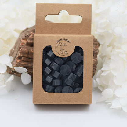 L115 – Pearl Onyx Wax Seal Beads | Shiny Deep Charcoal 30g.