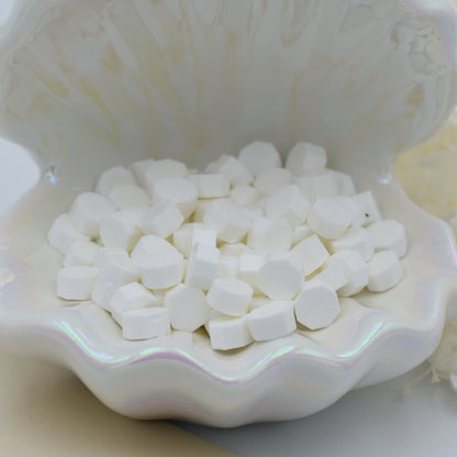 L20 Snow Drift Wax Seal Beads – Pure White Elegance 30g.