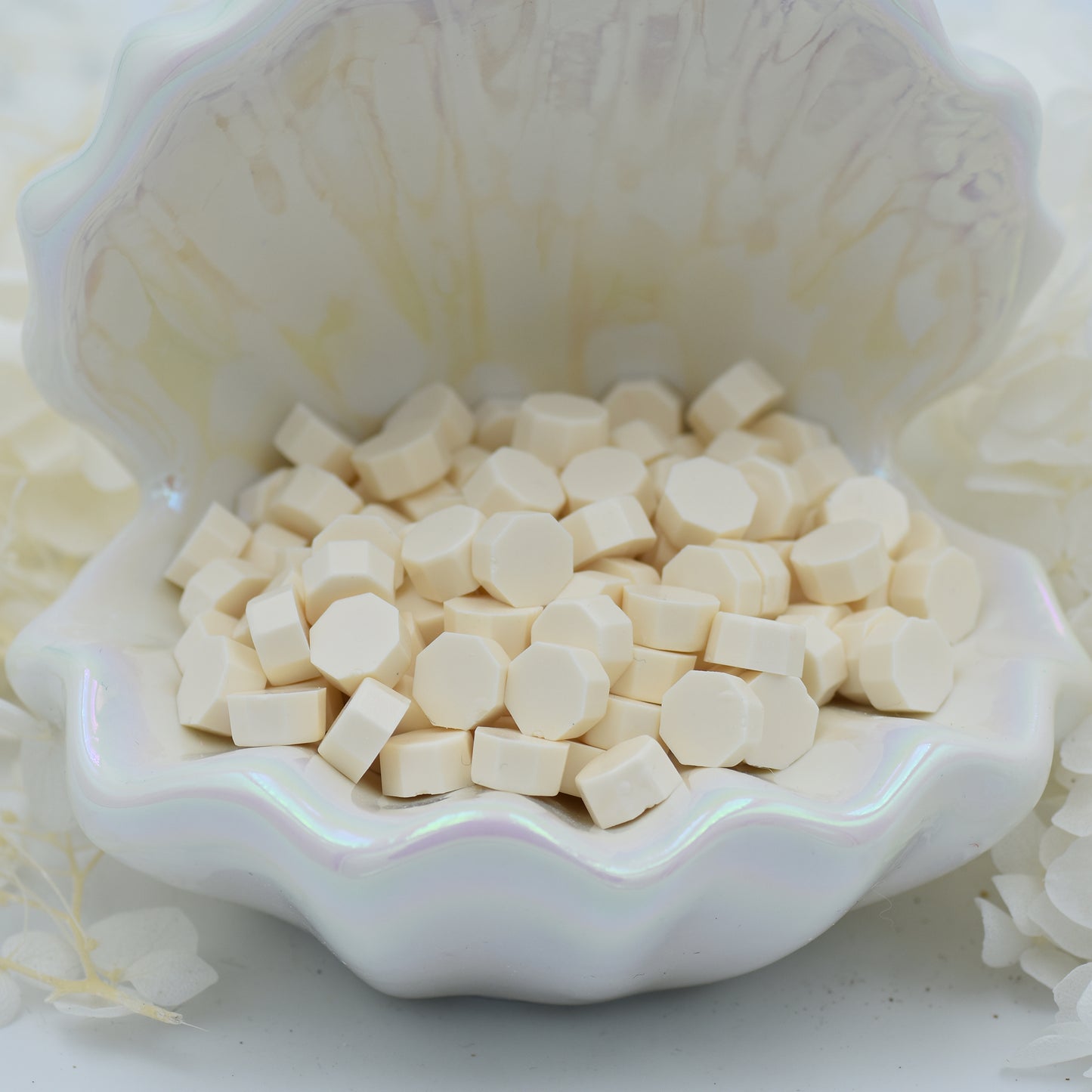 L72 Ivory Cream Wax Seal Beads – Soft Off-White Neutral