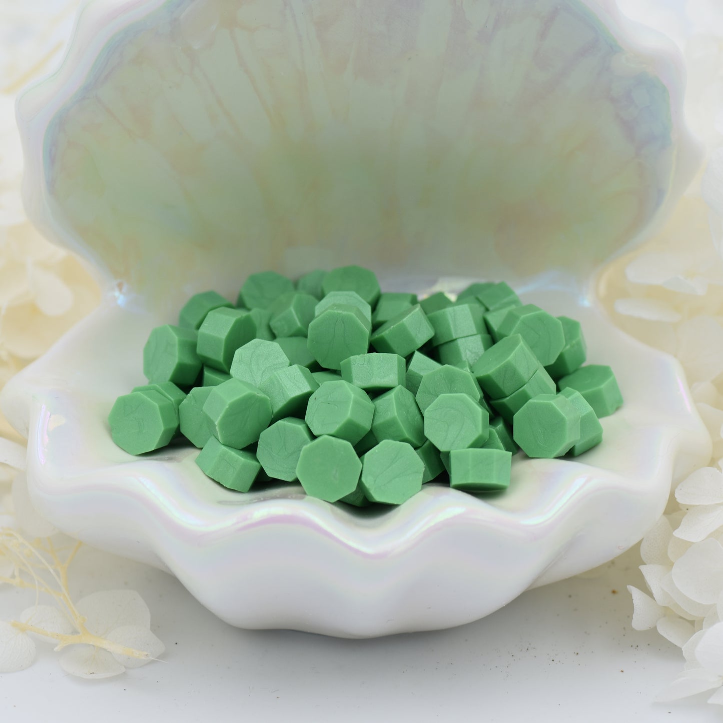 L74 Spring Meadow Wax Seal Beads – Fresh Botanical Green 30g.
