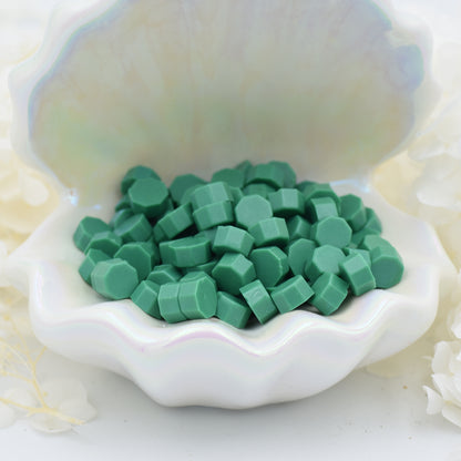 L77 Botanic Bliss Wax Seal Beads – Deep Natural Green 30g.