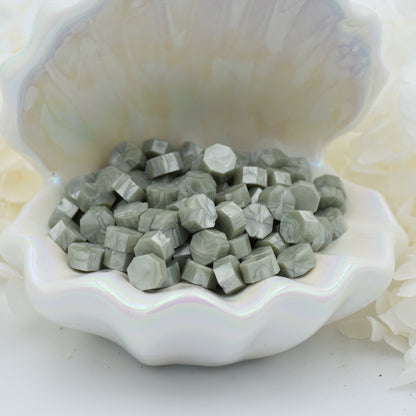L85 – Pearl Sage Wax Seal Beads | Light Green Pearlescent 30g.
